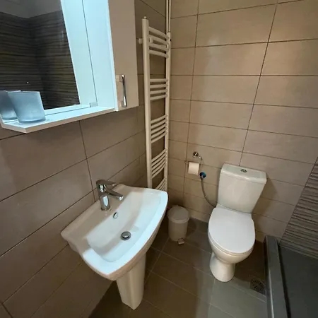 Nest * Δερβένι